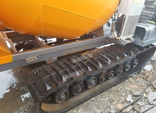 混凝土工程的關鍵設備 履帶混凝土車、移動式攪拌車、攪拌運輸泵與混凝土切割技術